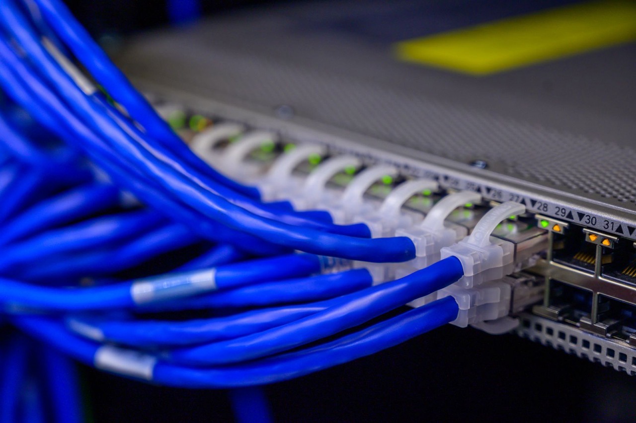 Strukturierte Netzwerke – kabelgebunden & drahtlos